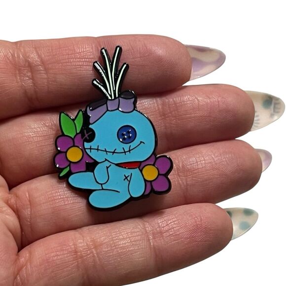 Lilo and Stitch Scrump Doll Enamel Pin - Picture 2 of 6